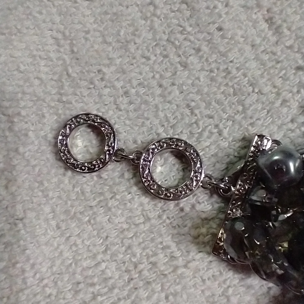 Wide premier designs beaded toggle silvertone chain bracelet